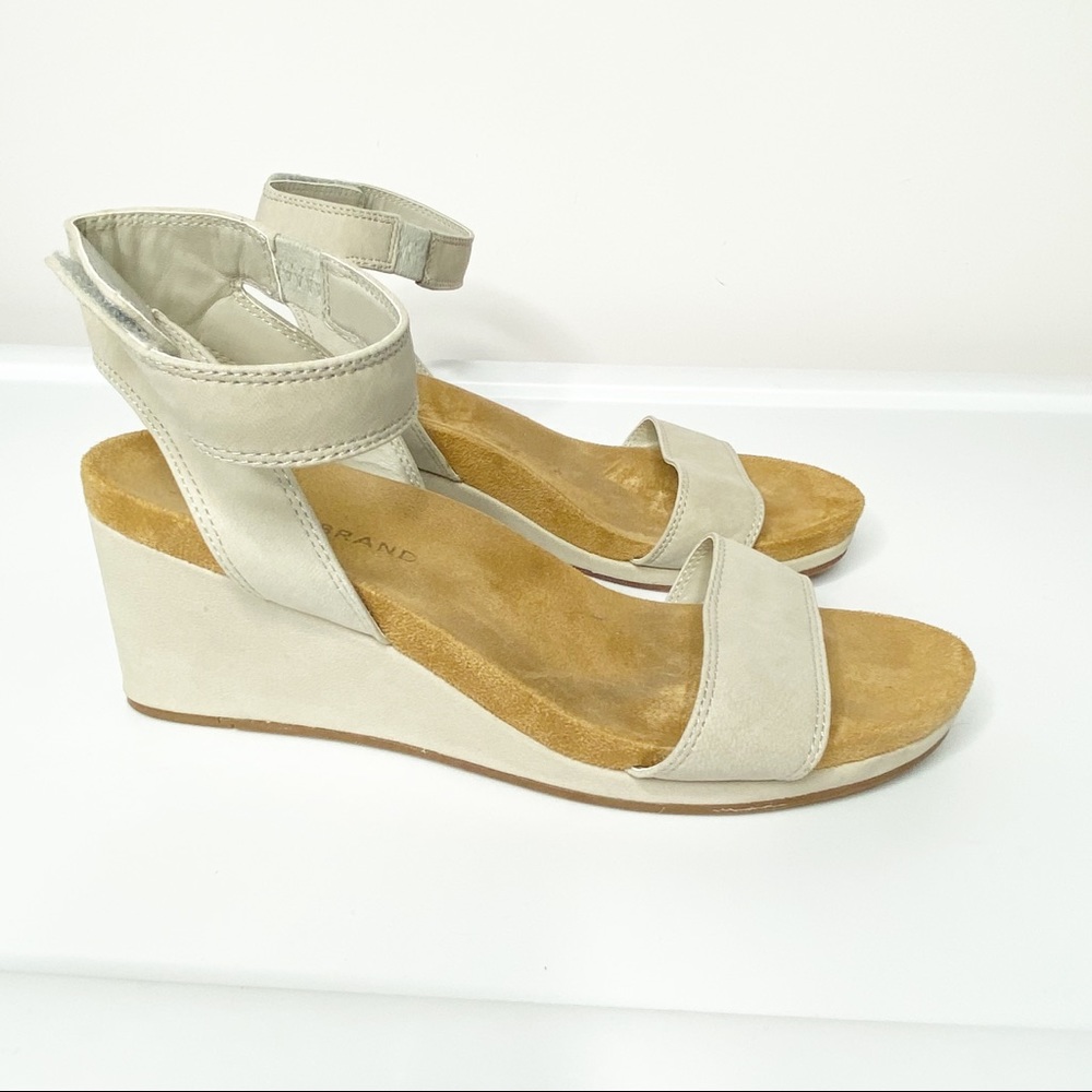 Lucky Brand Tan Kanoa Ankle Strap Sandals Size 6